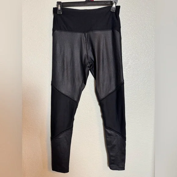 Bundle of Small Workout Leggings - Picture 11 of 14